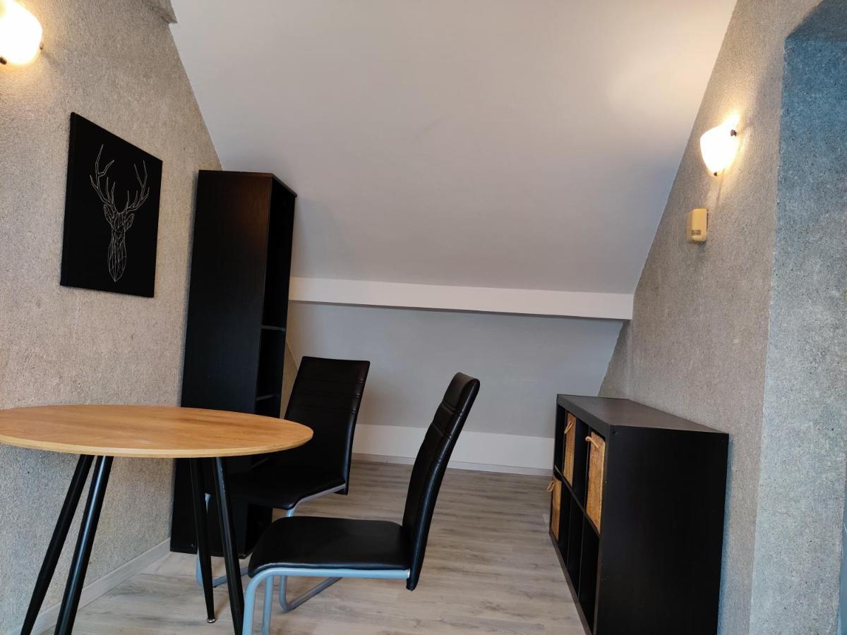 Holiday Home In Quiet Beautiful Area With Two Separate, Modern, Furnished Apartments Deutsch-Wagram Bagian luar foto